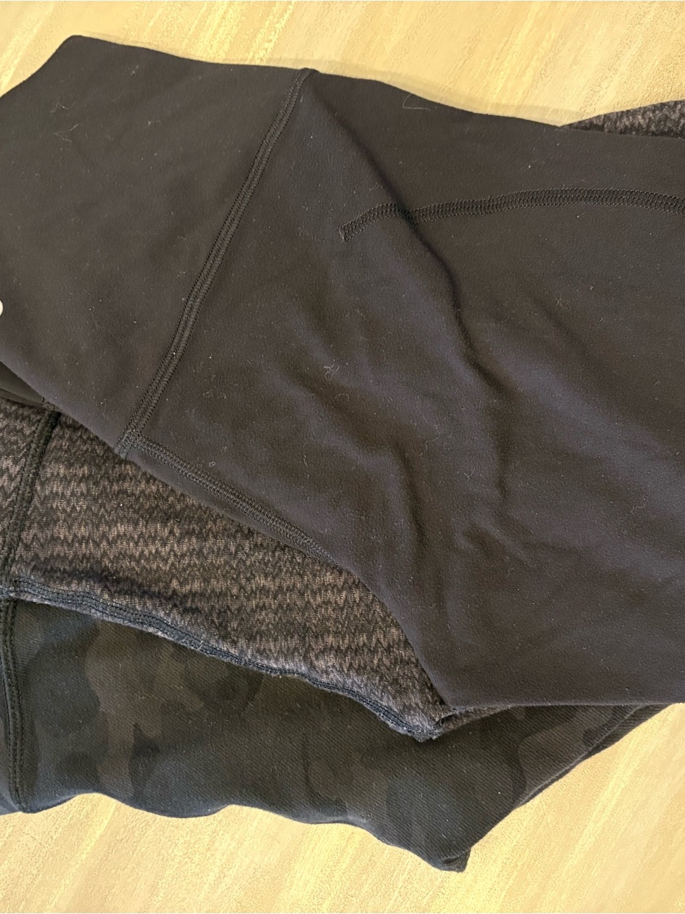 3 pairs of Lululemon capris/leggings - Picture 2 of 8